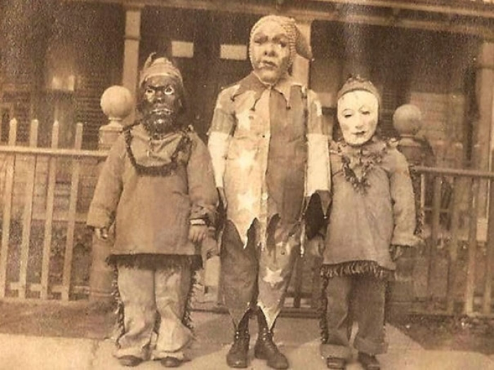 scary-vintage-halloween-costumes-creepy-16