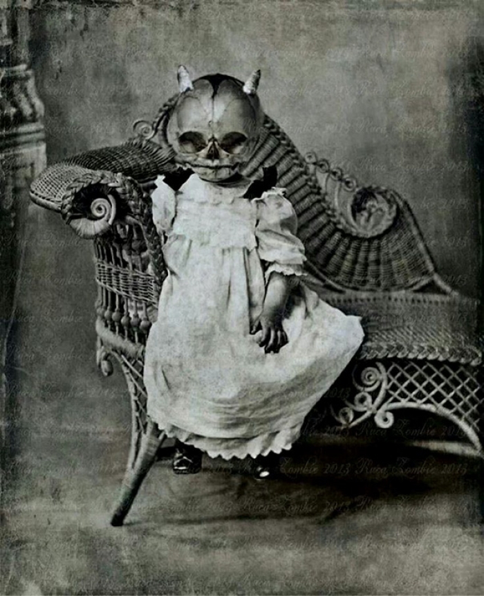 scary-vintage-halloween-costumes-creepy-5