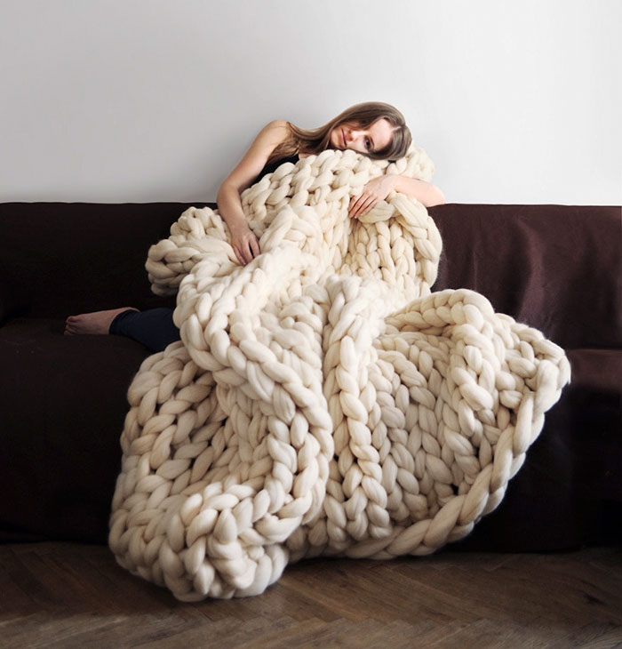 extreme-knitting-blanket-tutorial-laura-birek-1
