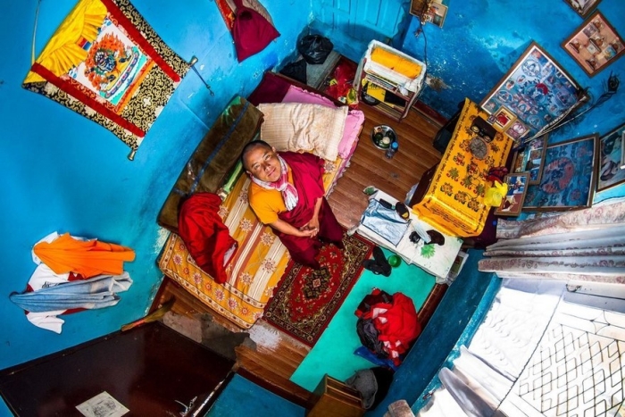 bedrooms-around-world-my-room-project-john-thackwray-7