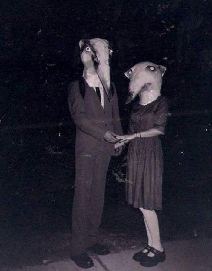 scary-vintage-halloween-costumes-creepy-8