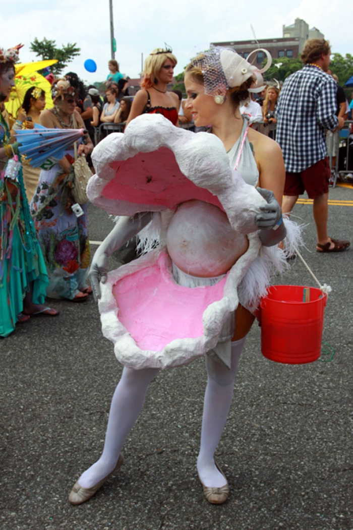 pregnancy-halloween-costume-ideas-12