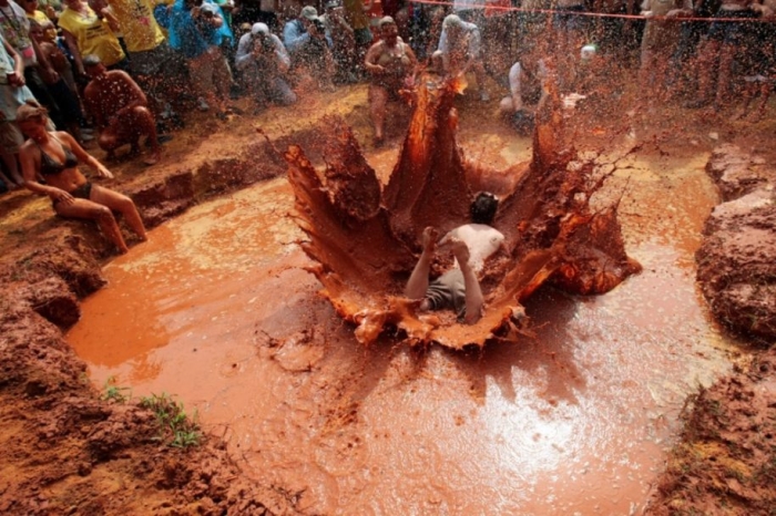 Jumps in red clay
