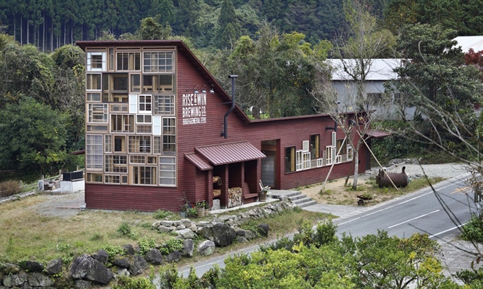 zero-waste-recycled-kamikatz-public-house-japan-13