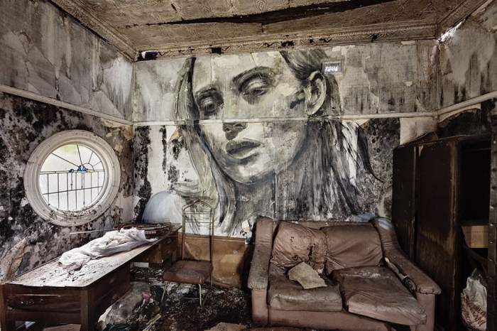 intimate-portraits-abandoned-houses-street-art-empty-rone-3
