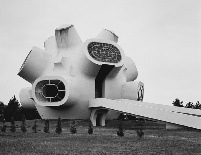 brutalism-photography-peter-chadwick-4