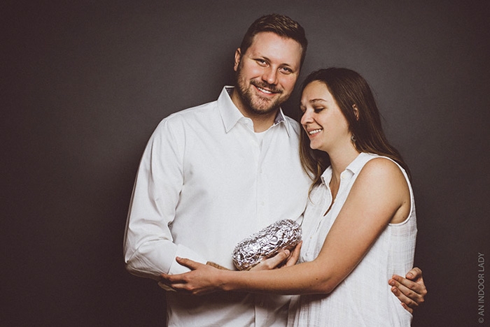 couple-pregnancy-fake-baby-dog-marlboroprincess-2