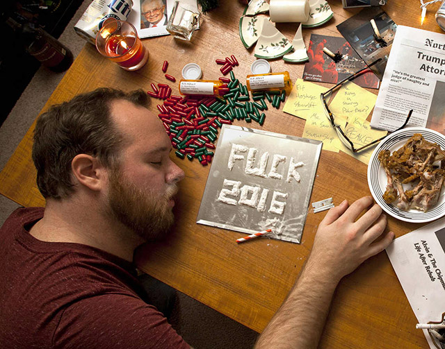 Guy Trolls His Family With The Worst Christmas Cards Every Year
