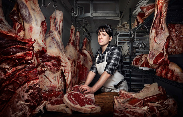 10+ Powerful Photos Of Women Doing "Men's Work" That Will Make You Rethink Gender Stereotypes