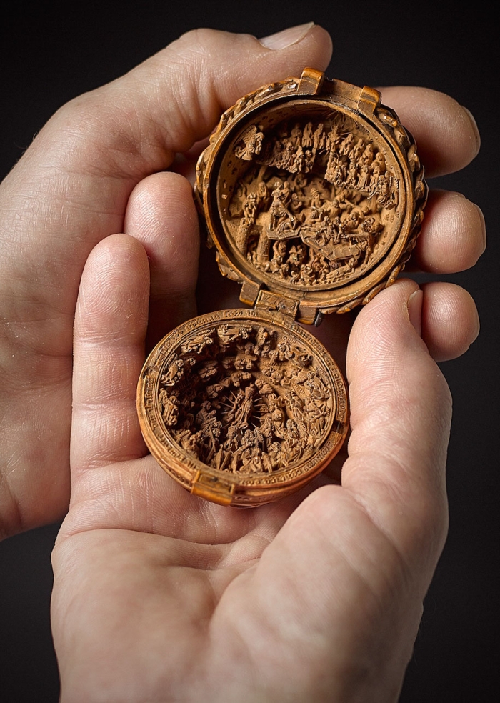 miniature-boxwood-carvings-16th-century-5