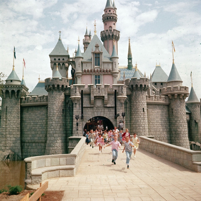 disneyland-opening-day-1955-15