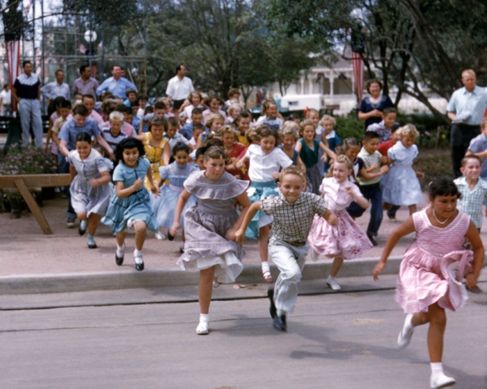 disneyland-opening-day-1955-20