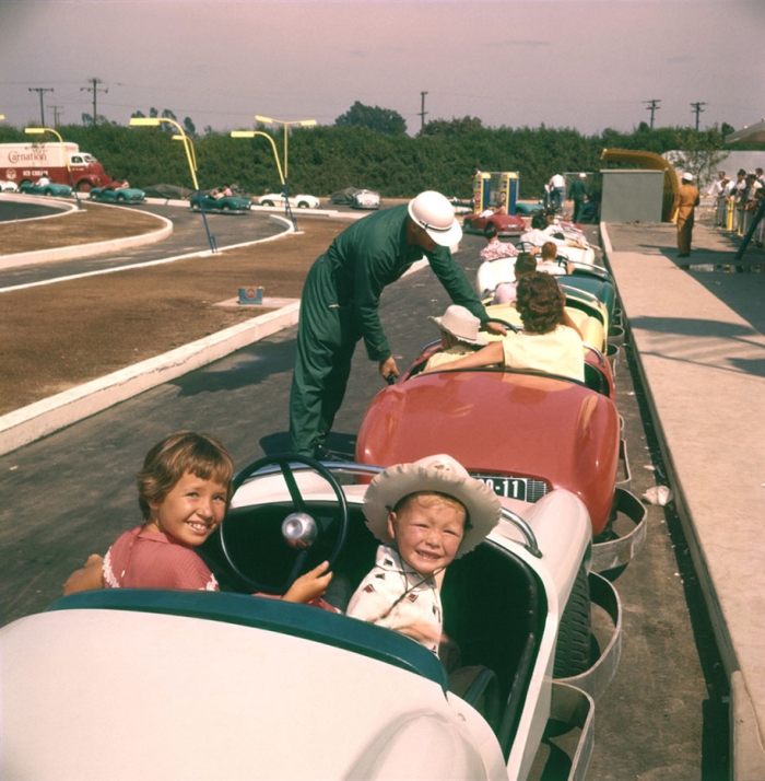 disneyland-opening-day-1955-10