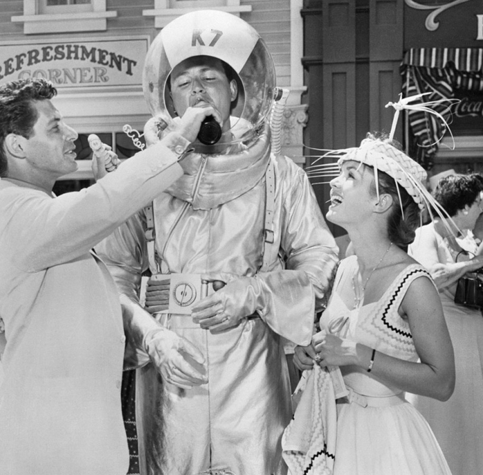disneyland-opening-day-1955-6