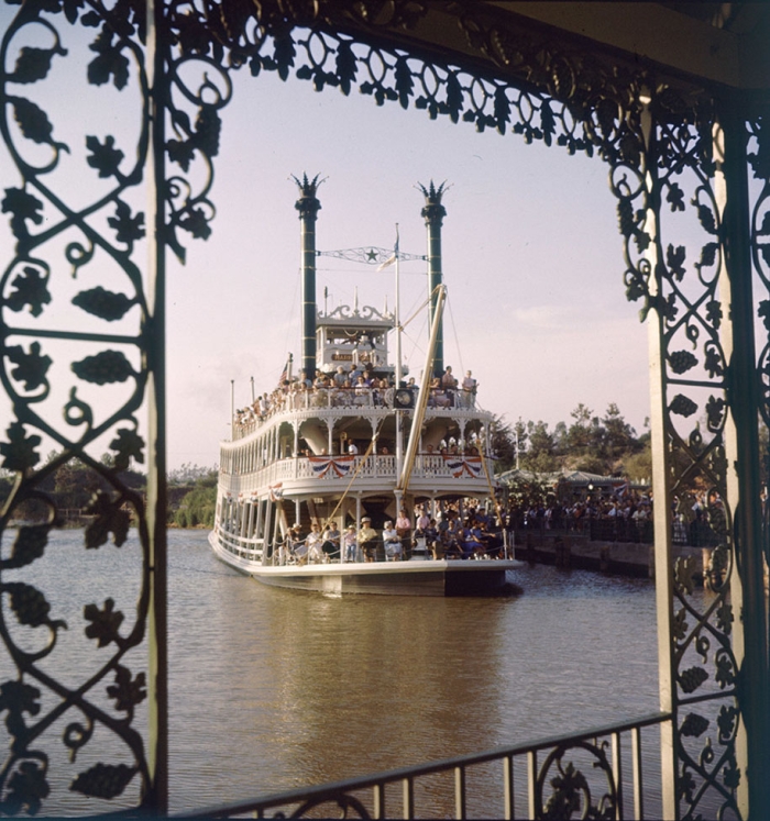 disneyland-opening-day-1955-12