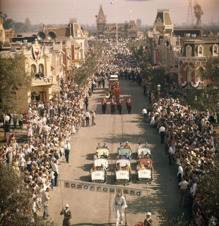 disneyland-opening-day-1955-8