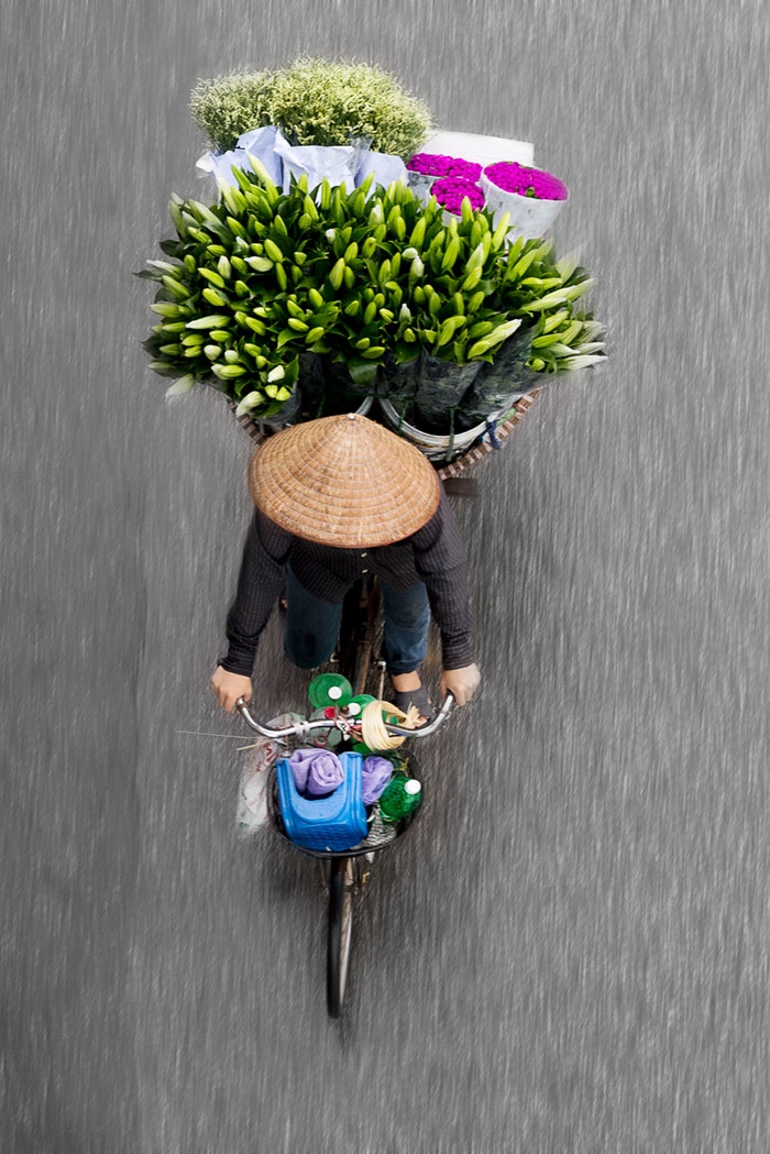 vietnamese-street-vendors-overhead-photos-hanoi-loes-heerink-3