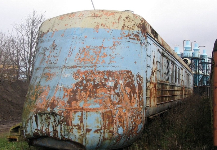 abandoned-soviet-jet-train-160mph-1
