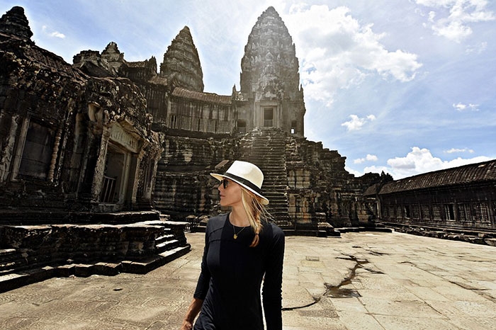 first-woman-visits-all-countries-cassandra-de-pecol-7