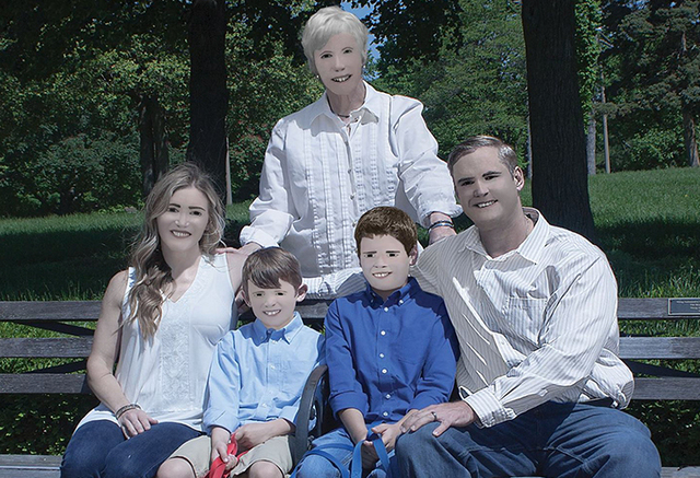 Family Hires 'Professional' Photographer For $250 To Take Their Portraits, The Results Leave Them Speechless